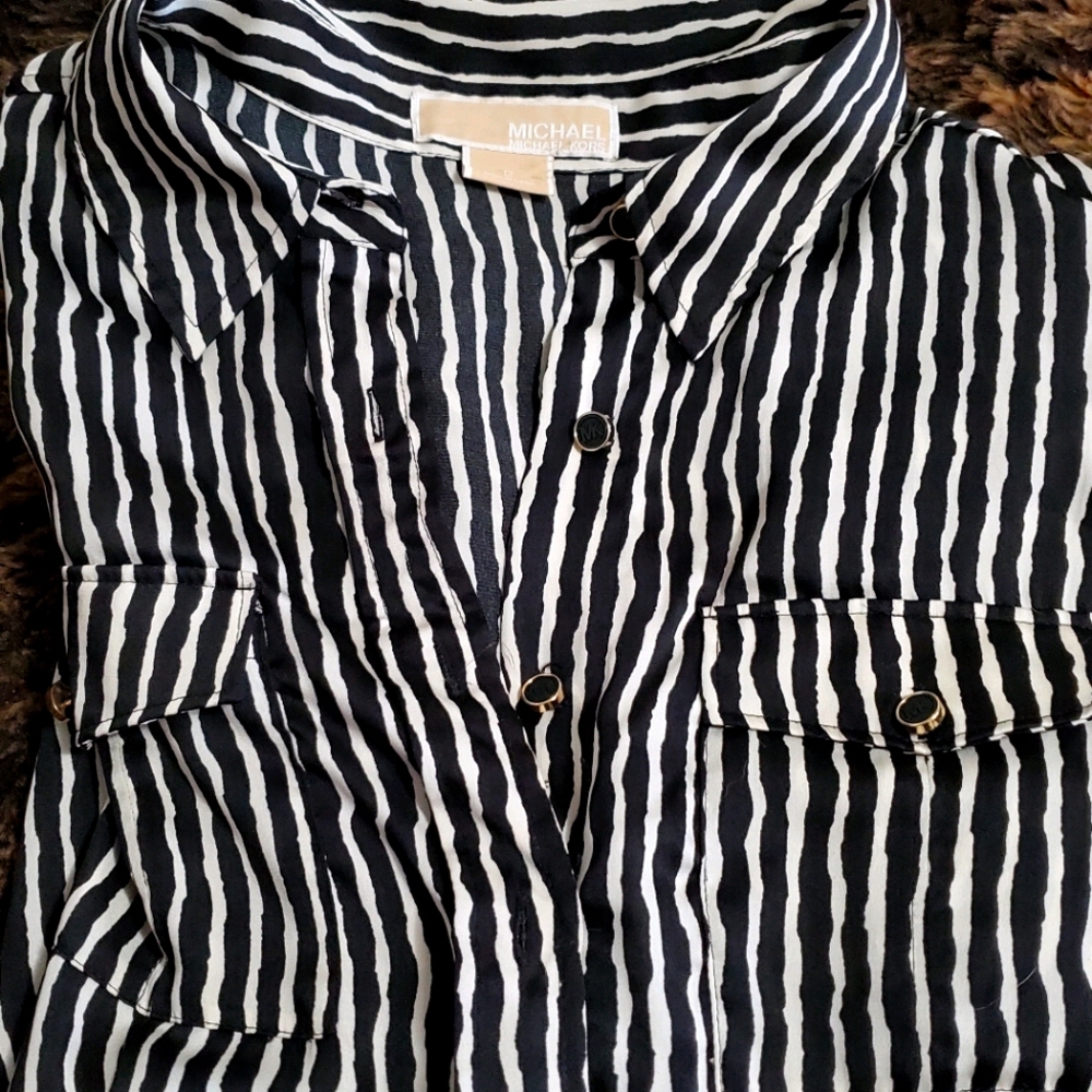 Micheal Kors black and white blouse